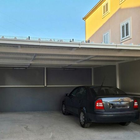 Apartman Nela Apartman Kaštel Sućurac Kültér fotó