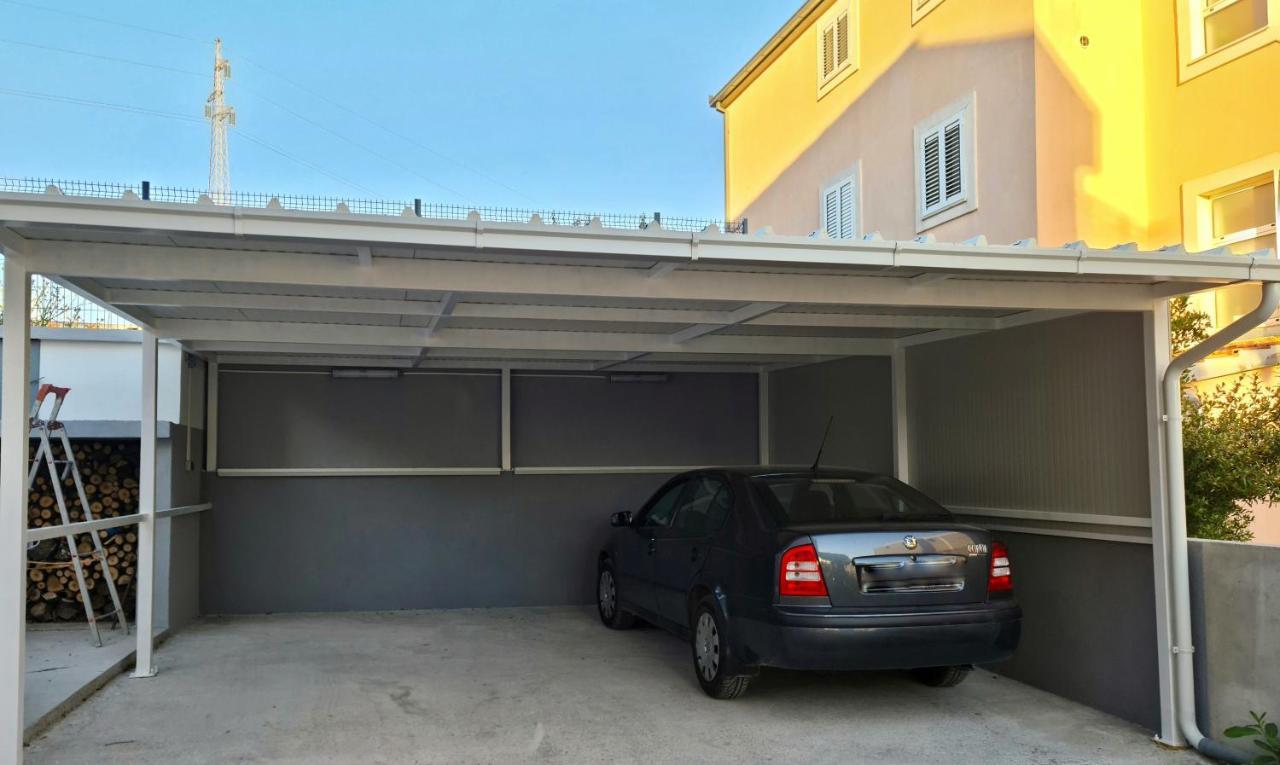 Apartman Nela Apartman Kaštel Sućurac Kültér fotó