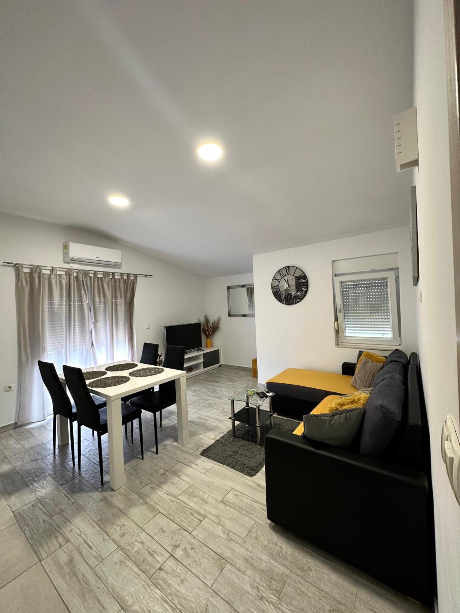 Apartman Nela Apartman Kaštel Sućurac Kültér fotó