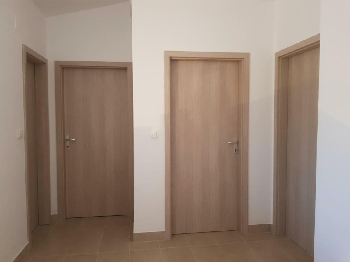 Apartman Nela Apartman Kaštel Sućurac Kültér fotó